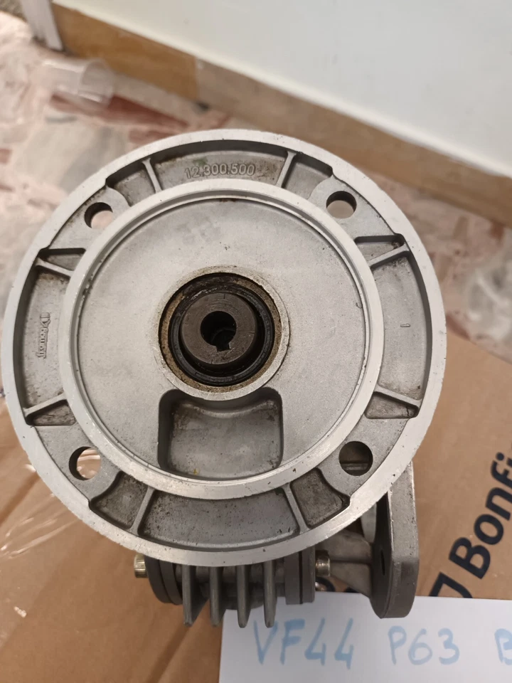 BONFIGLIOLI - Riduttore VF 44  P63 B5 i=20 - Immagine 3 di 3