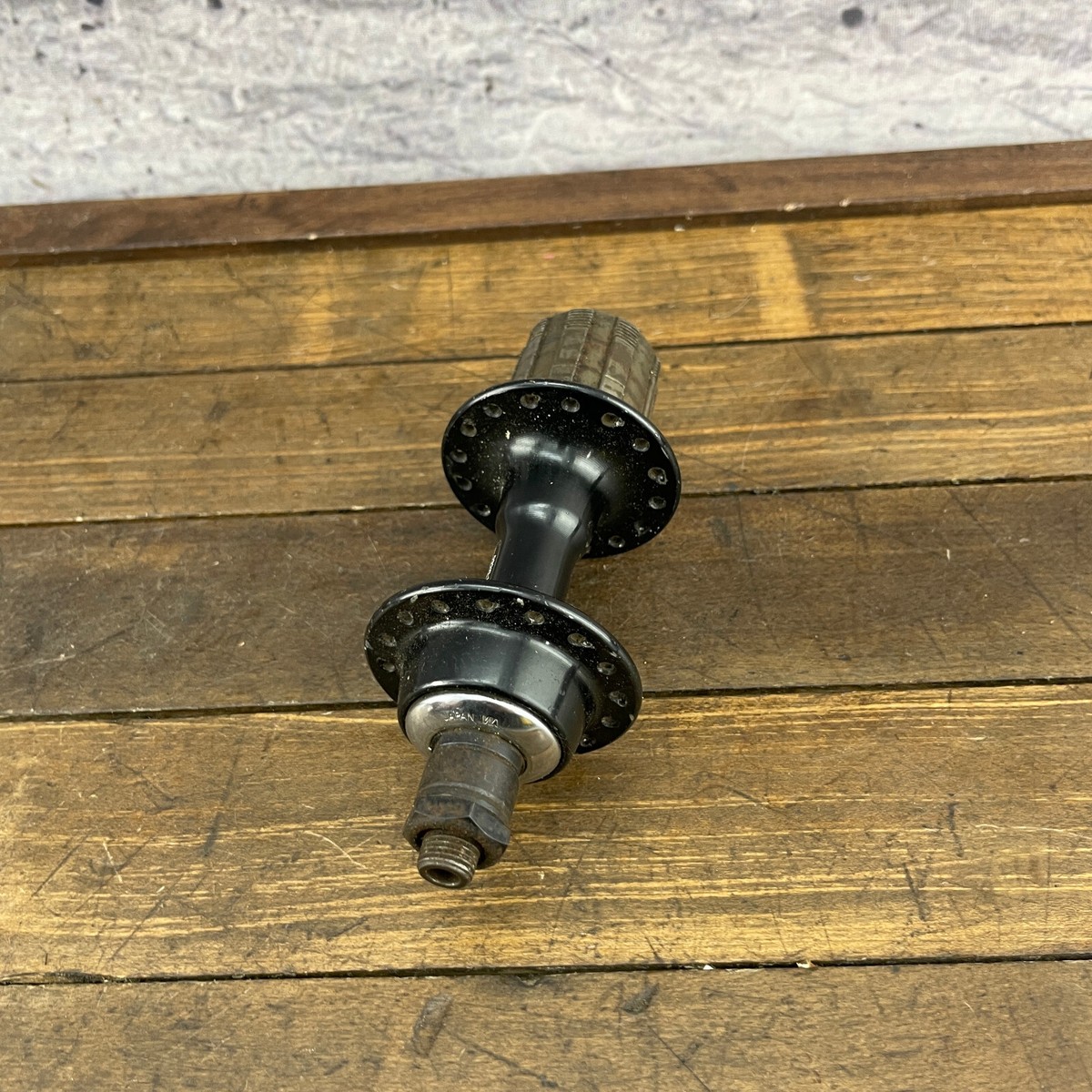 Vintage Shimano Deore LX Rear Hub HB-M560 135 32 Hole 7s 90s MTB