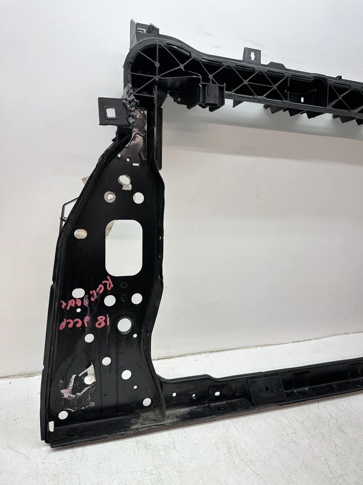 Jeep Renegade 2015-2018 - Panel de soporte de cierre de radiador Mopar Foto 3 de 4