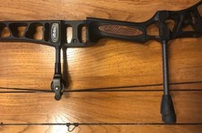 Mathews Avail LH compound bow 24" draw @ 40lbs