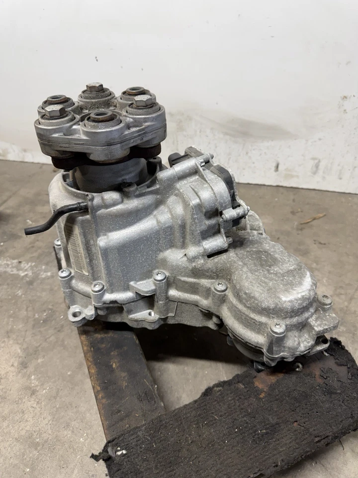 BMW F30 F32 F22 F06 F07 F10 F12 F02 TRANSFER CASE CARRIER BOX ATC35L OEM  low MI - Image 4 of 4