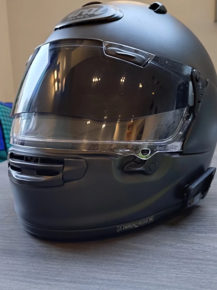 Arai Quantic Helmet with Freecom 4x Already Installed - Image 2 of 4