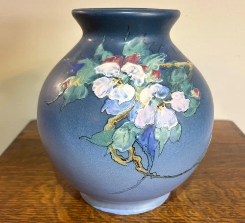 Weller Pottery Hudson Vase Naomi Walch MINT!
