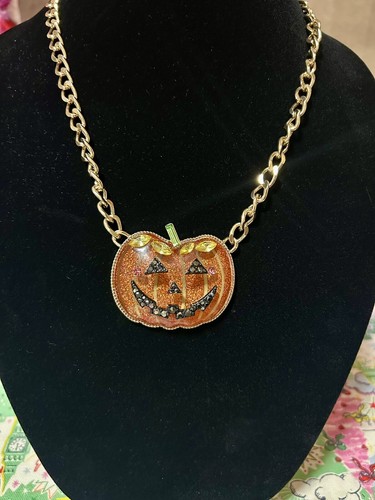 Betsey Johnson Pumpkin Necklace Pendant Jack O Lantern Halloween Party NWT - Picture 2 of 4
