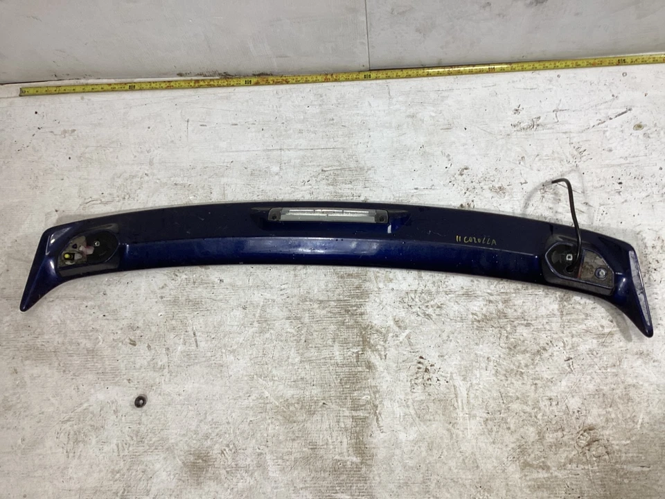 Alerón trasero del maletero Toyota Corolla S LE XLE XRS 2009-2013 + freno LED OEM. Foto 2 de 4