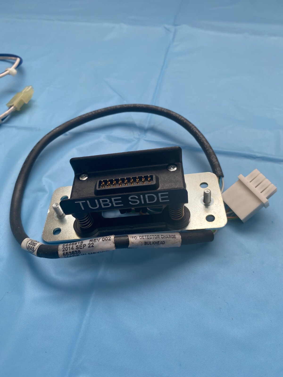 GE CHARGING CONNECTOR ASSEMBLY P/N 5454666 + 5557056 + 46-279078g1 