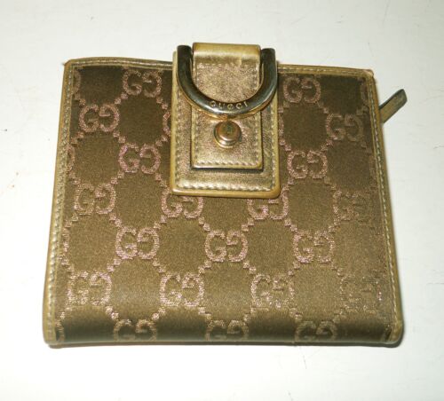 AUTH GUCCI LUREX MONOGRAM/GOLD LEATHER D-RING ACCENT BI-FOLD WALLET/COINS/BILLS!