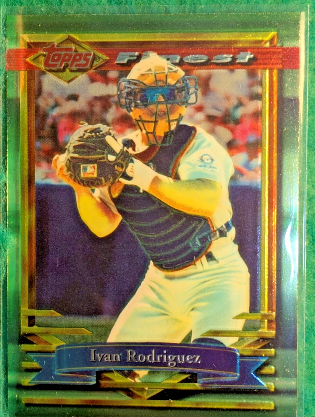 1994 Topps Finest Baseball Ivan Rodriguez Card #126