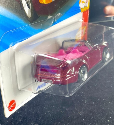 2025 HOT WHEELS PORSCHE 911 GT3 RS PINK, RED Porsche 911 Turbo Cabriolet Lot 2 - Picture 9 of 14