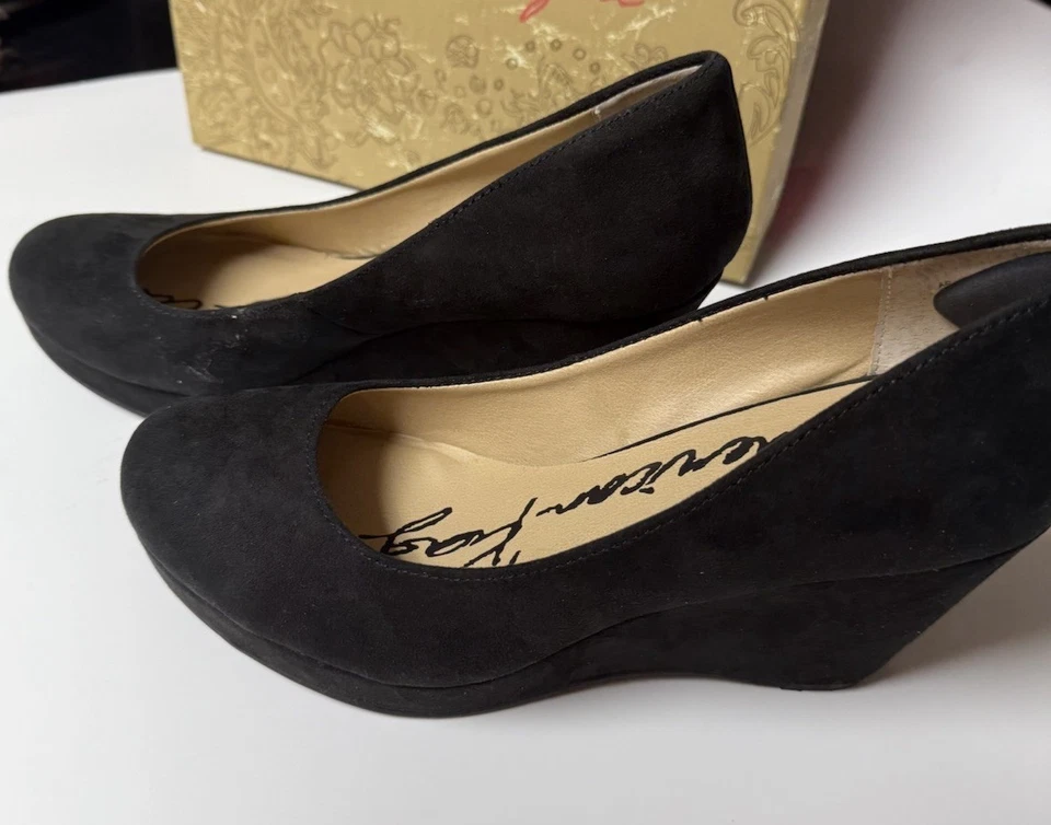 American Rag CIE-1984(R) Shoes Size 8 M Black Suede Wedge Heels  Worn Twice/ Box - Image 3 of 4