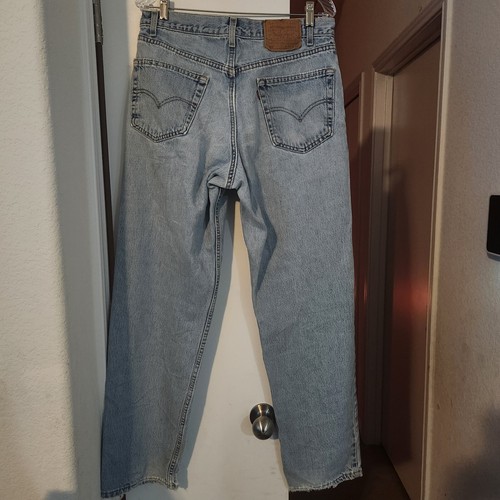 Vintage USA Levis 550 34X32 Men's Relaxed Leg Light Wash Red Tab Distressed - Picture 3 of 10