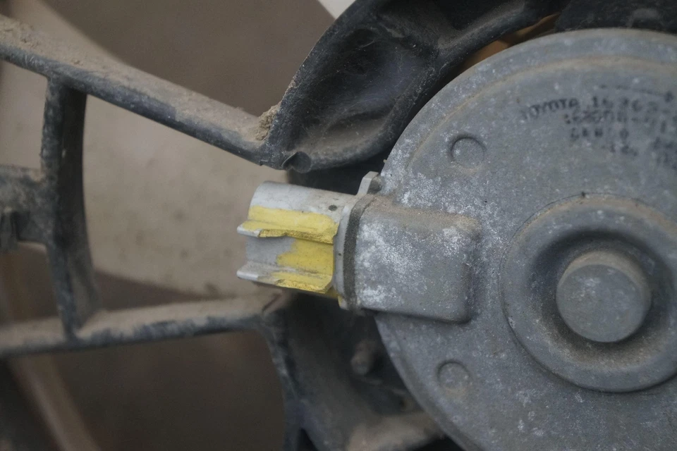 Conjunto de cubierta de motor ventilador de refrigeración radiador eléctrico Toyota Yaris 2006-14 *NOTA* Foto 2 de 4