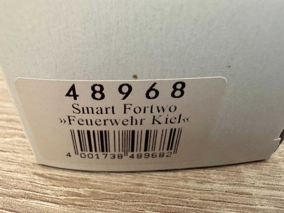 Busch 48968 Autovettura Smart Fortwo Pompieri Kiel H0 1:87 come Nuovo Stato Ovp - Immagine 3 di 3