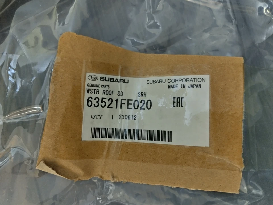 SUBARU Impreza GD Genuine Lh+Rh Exterior Window Rubber Weather Seal Brand new - Image 3 of 4