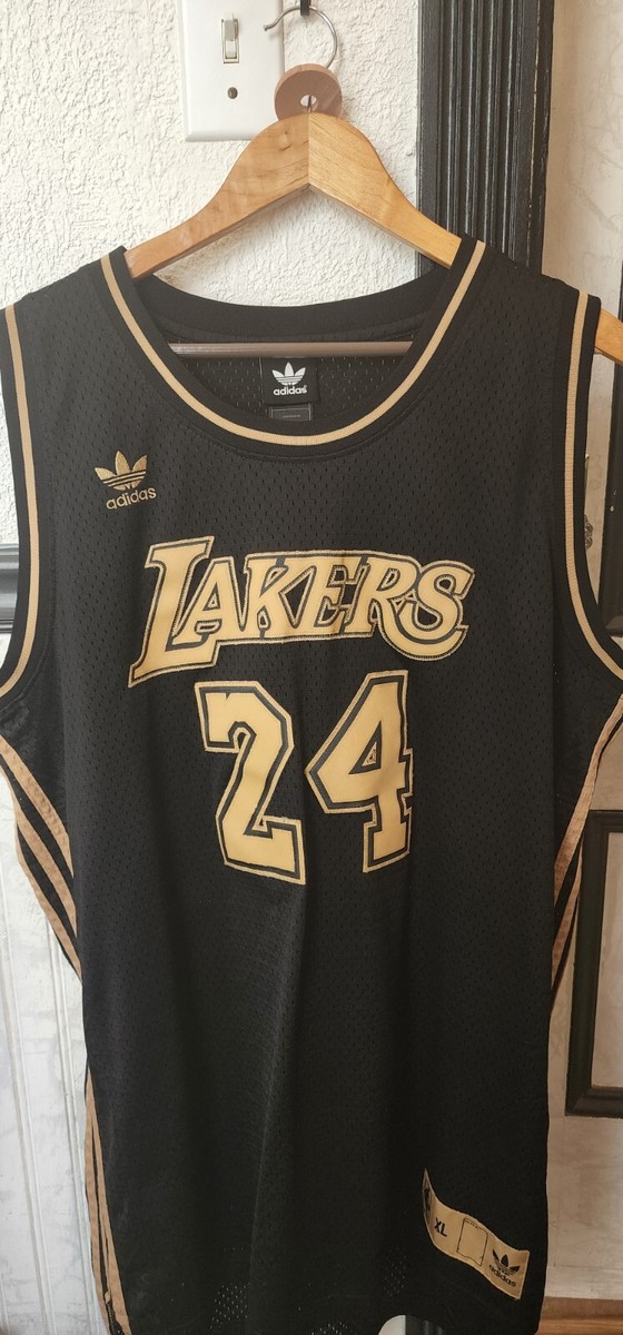 kobe bryant jersey black and gold
