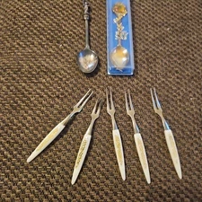 5 Vtg Japan Hors D'Oeuvre Forks& 2 CollectorSpoons Statue Of Liberty Harvey BAY