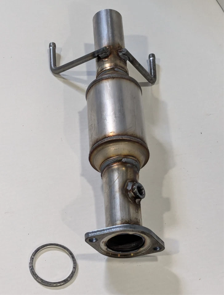 2014 2015 2016 2017 2018 Mazda 3 L4 2.5L Catalytic Converter - Image 2 of 4