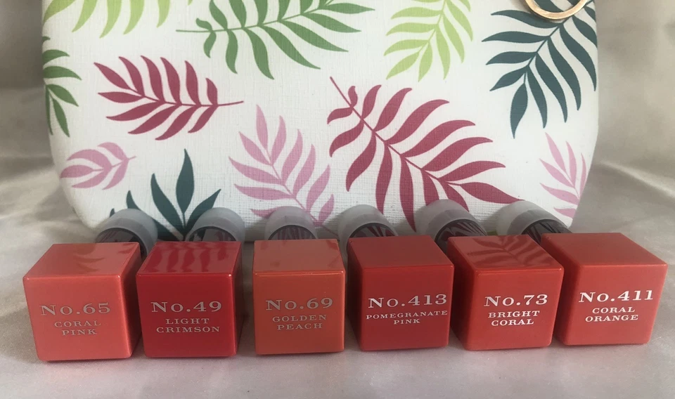 Bolsa de cosméticos y colores de labios hidratantes Six Burberry Kisses, se vende por $204 Foto 2 de 2