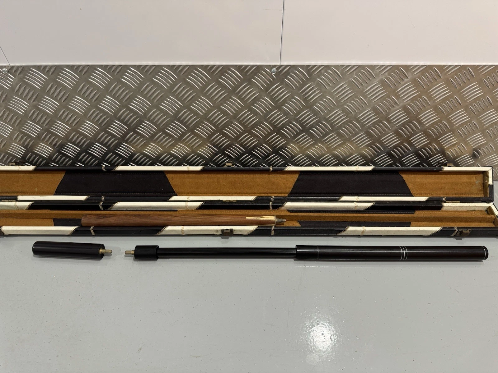 Peradon Pulsar 3/4 Pool Cue In Hard Case 10