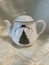 The Cellar Japón Ceramic Teapot Christmas Tree - R.H. Macy & Co - Tannenbaum