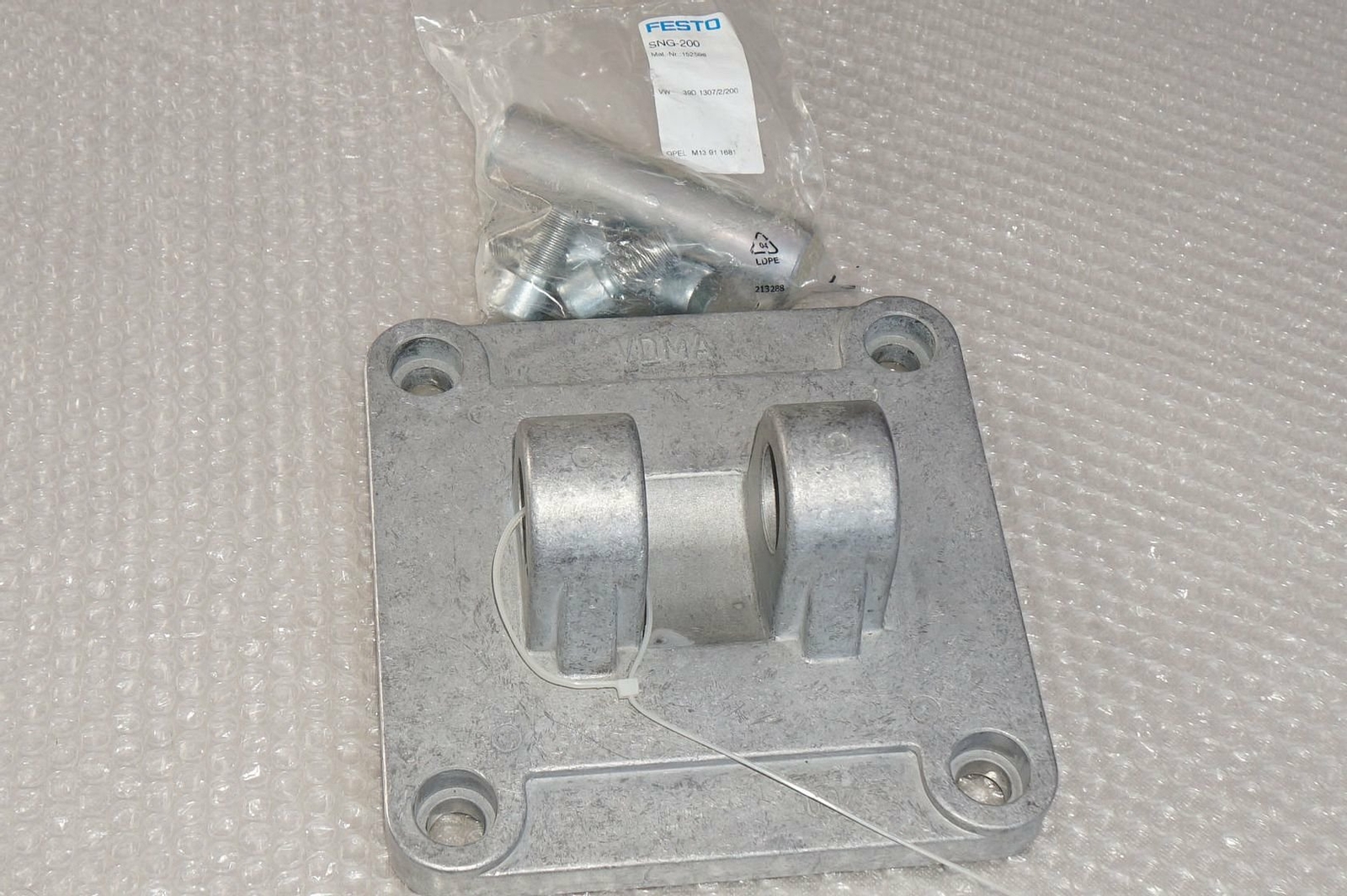 Festo SNG-200 152598 Swivel Flange