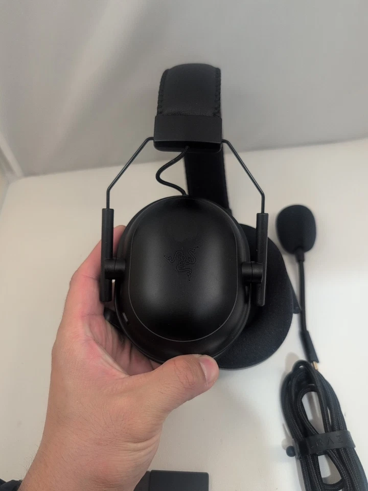 Razer BlackShark V2 Pro Wireless Gaming Headset mit Dongle getestet 2023 - Bild 3 von 4