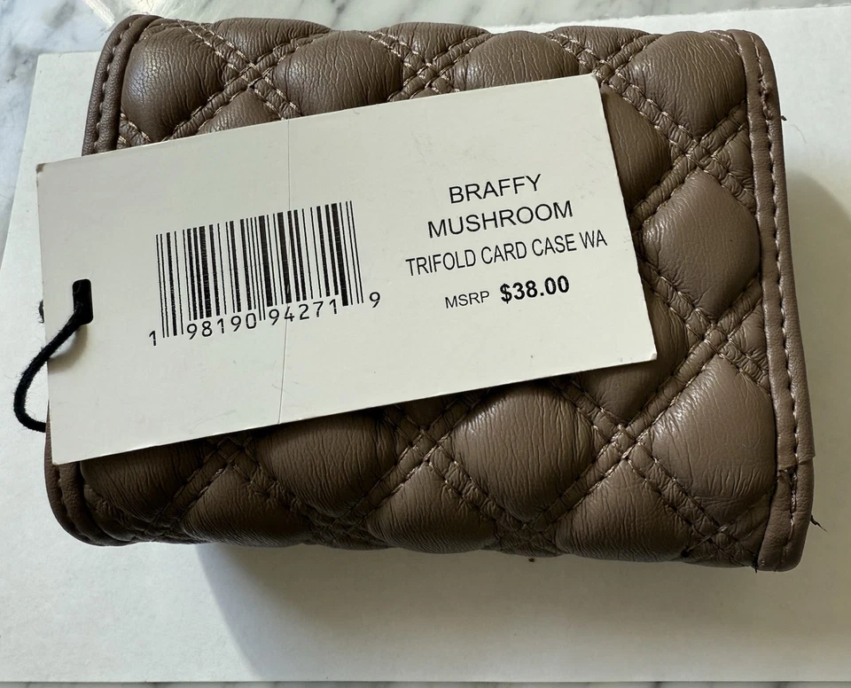 Steve Madden Acolchado Triple Estuche para Tarjetas Cartera - Champiñón Taupe Imitación Cuero Nuevo con Etiquetas Foto 2 de 4