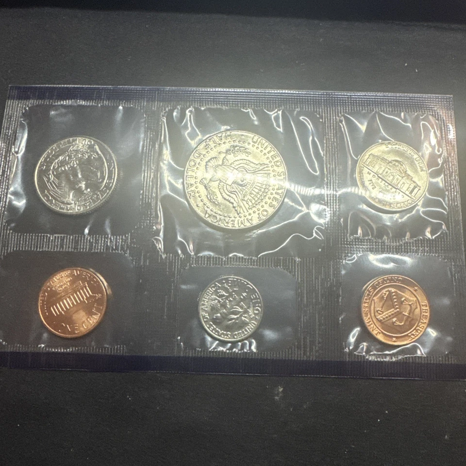 Lot 1993 and 1997 Philadelphia Mint Sets and 1998 Denver Mint Sets - Image 2 of 4