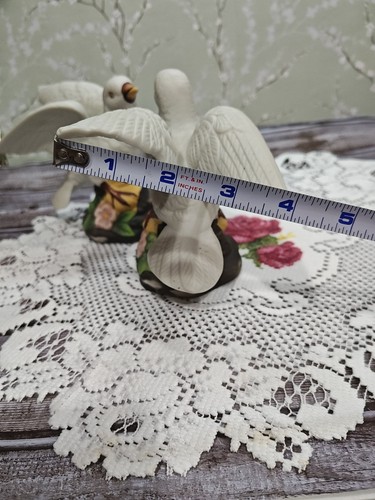 Vintage 2 Doves Figurines White Fine Porcelain Floral Base 5.5" Bird Collectible - Picture 10 of 14