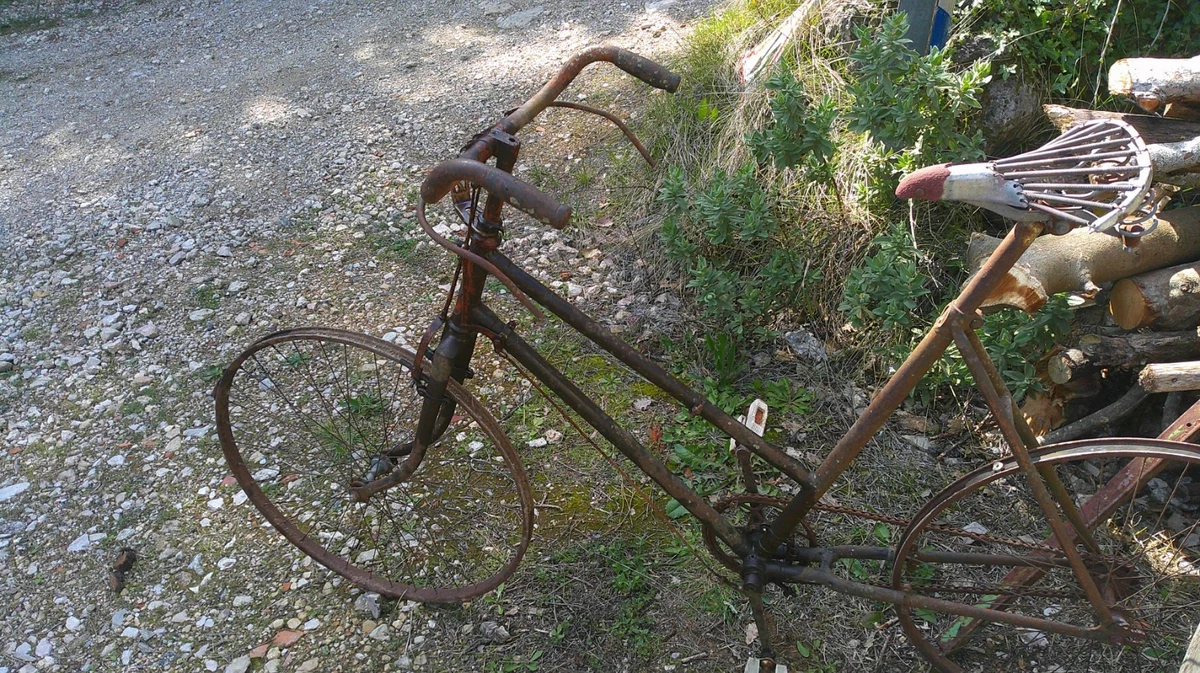 155 Guidon Vélo Ancien High Res Illustrations - Getty Images