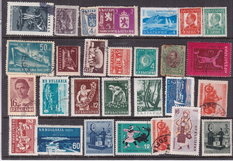 BULGARIA  ^^^^^^x28  older   hinged and used colle ction   @ r um 1113bulg