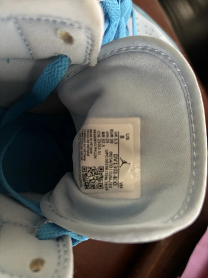 Talla 8 - Air Jordan 1 SE Mid Ice Blue W Foto 4 de 4