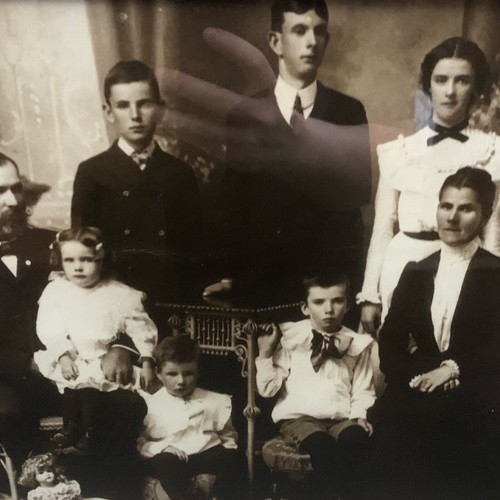 Antique Portrait of Family of Ten & Doll Cabinet Card Photograph Framed - Picture 3 of 16