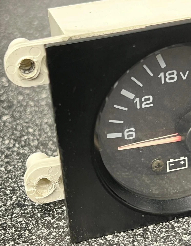 INDICADORES CENTRALES TRIPLES NISSAN SKYLINE R32 GTR (ver fotos y descripción) Foto 4 de 4