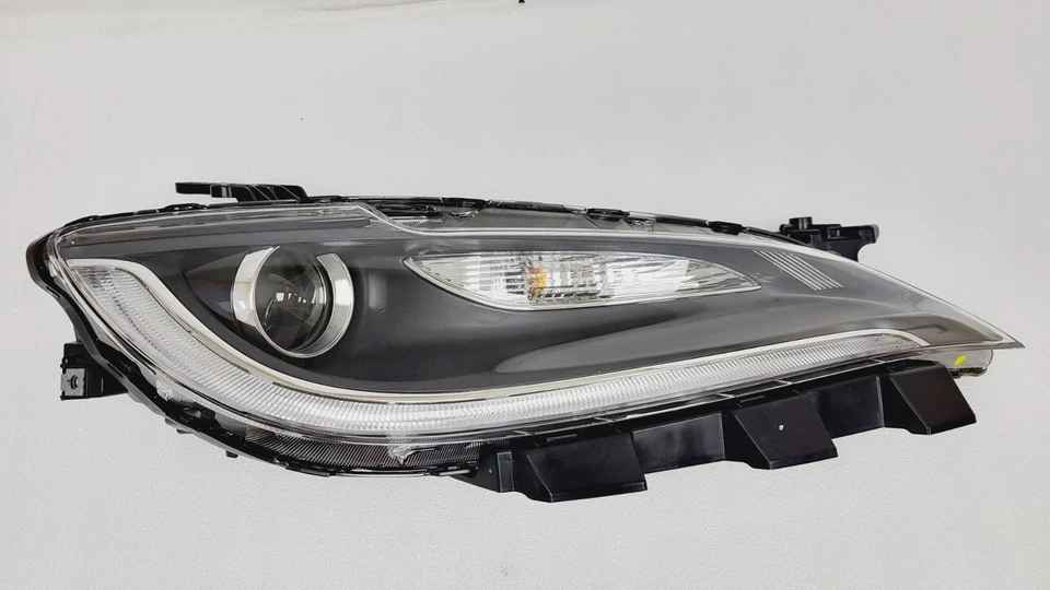 Proyector halógeno derecho Chrysler 200 2015 2016 2017 faros LED DRL 68145672AD Foto 2 de 4