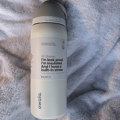 Owala FreeSip isolierte Edelstahl-Wasserflasche 32 Unzen - SHY MARSHMALLOW
