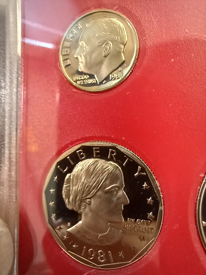 1981-S Type 2 US Mint Proof Set All 6 Coins Flat S Variety deep Cameo GEM 💎 - Image 4 of 4