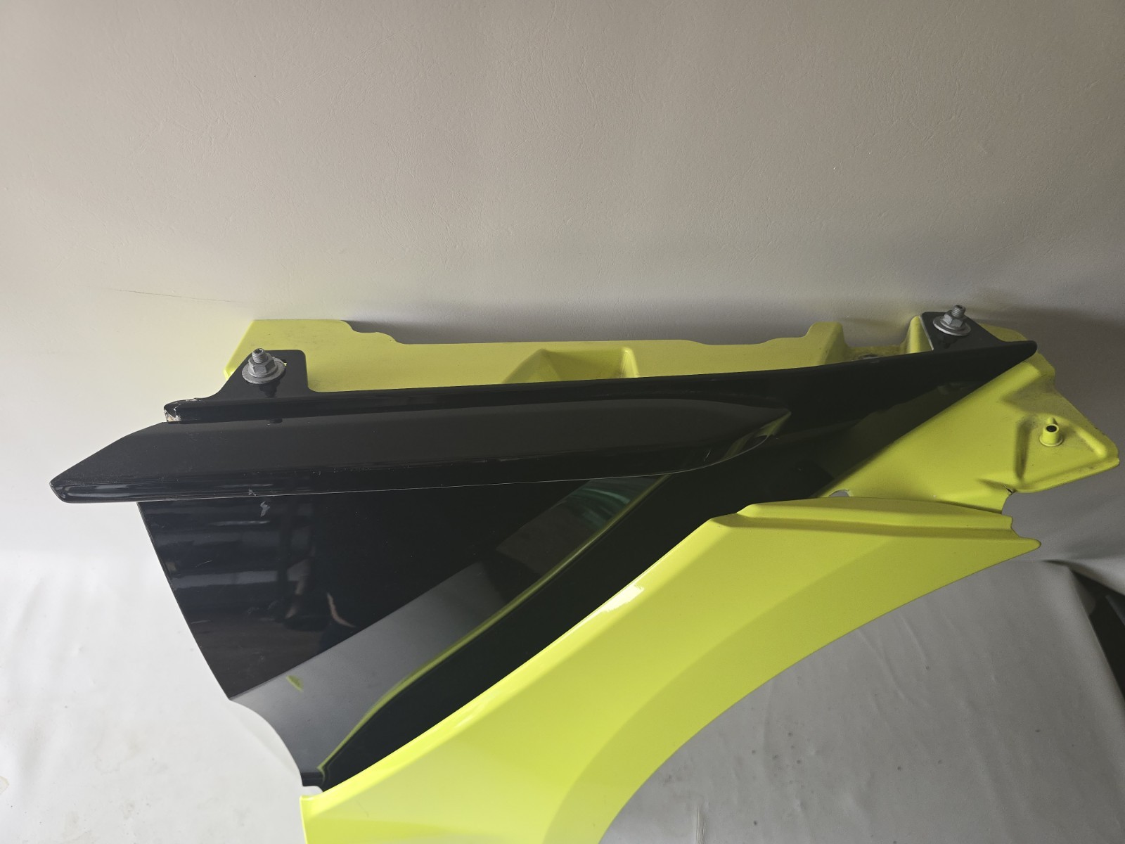 Aston Martin DBX DBX707 2020-2024 Front right passenger fender OEM MY8316005A