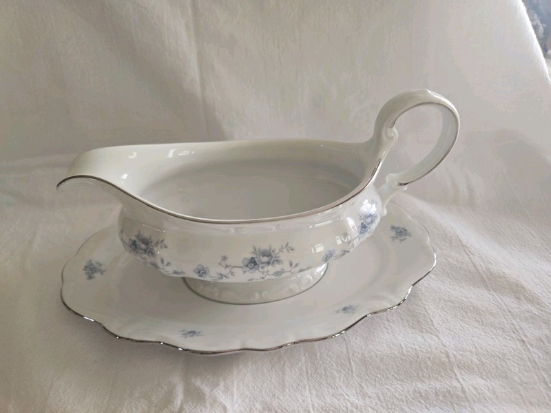Johann Haviland Bavaria Germany Blue Garland GRAVY BOAT Platinum Trim Vintage