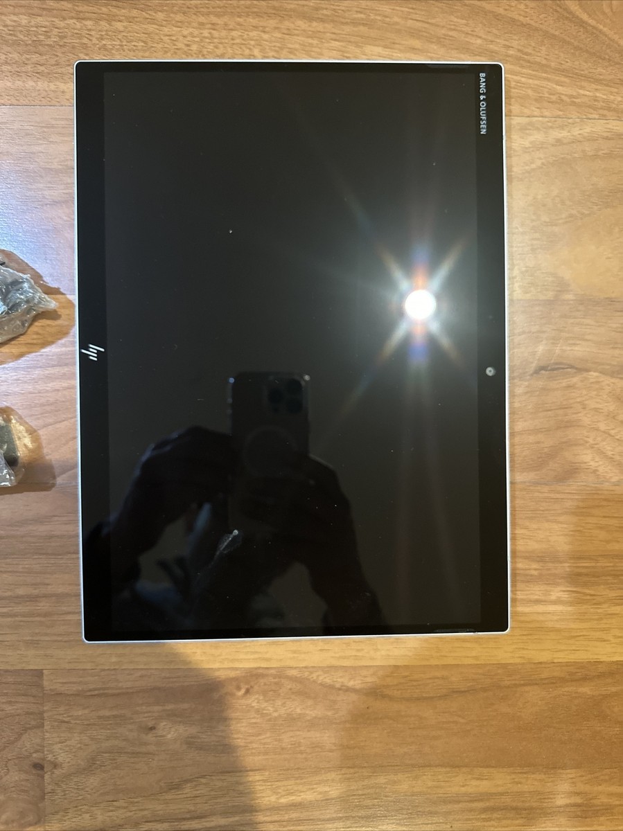 HP Elite X2 G4 13-Inch touch i5-8265U, 256 SSD, 8GB RAM