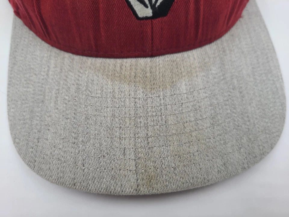 Volcom Stone Distressed Flex Fitted L-XL Hat Cap Skate Surf Men Women Red Gray - Image 3 of 4