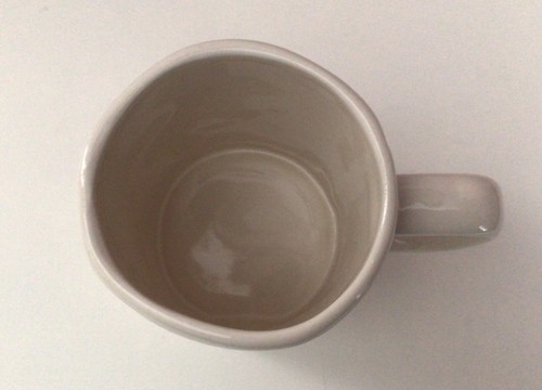 Taza Rae Dunn *MAMÁ MILITAR* Colección Artesanal de Magenta Café/Té Blanco/Negro - Imagen 6 de 8