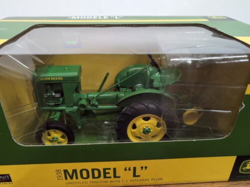 1/16 SpecCast John Deere 1938 Model "L" Unstyled Tractor w/L-1 Integral Plow - Picture 2 of 3