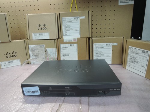 CISCO881-K9 4 port Wires VLAN Router. 90 Day's warranty Real time listing. - Picture 2 of 4