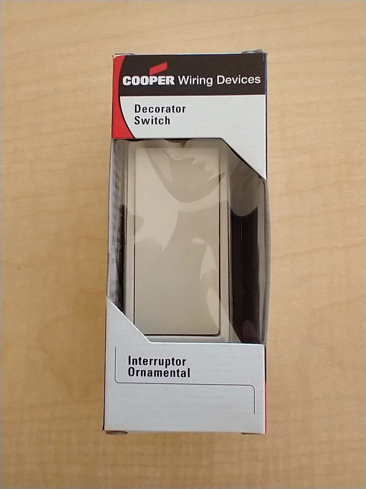 Lote de 24 interruptores decoradores de poste único luz amêndoa 15A 120/277V fabricados nos EUA - Imagem 3 de 4