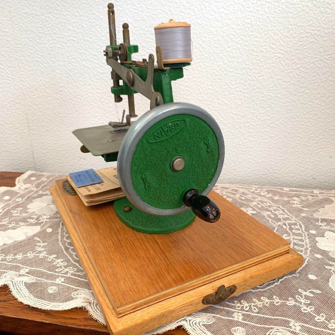 E.L.GRAIN Company British antique handcranked sewing machine toy