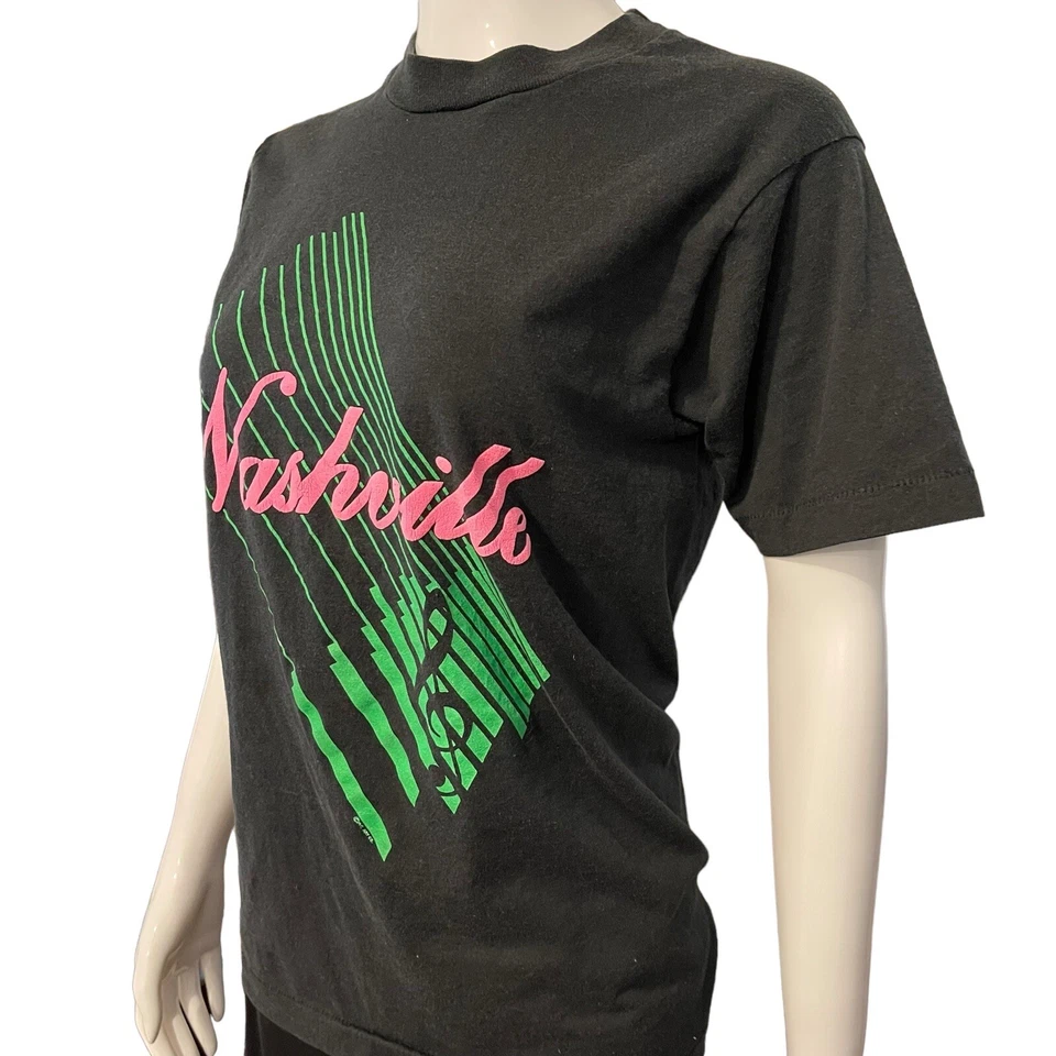 Camiseta Top De Colección Nashville Music Hecha en EE. UU. Talla Pequeña Puntada Única Negra Foto 2 de 4