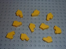 10 x LEGO Yellow Slope Brick ref 3665  Set 6075/375/5512/3028/6277/955/6361/7891