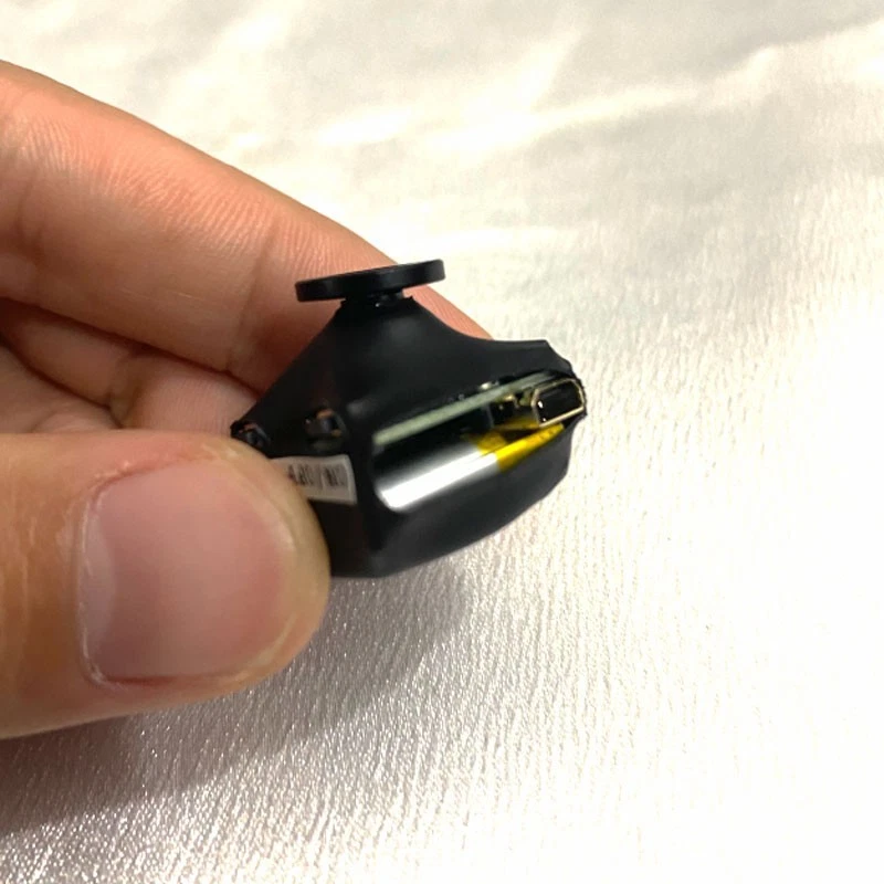 Mini 1080P HD Button Lens fotocamera a batteria integrata micro videoregistratore più piccolo - Immagine 2 di 4