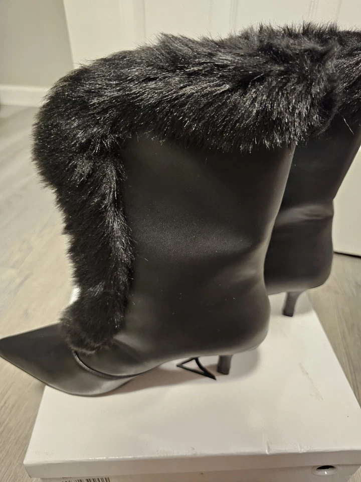 Botas Ashro couro sintético preto meia panturrilha com acabamento de pele sintética tamanho 9W - Imagem 4 de 4